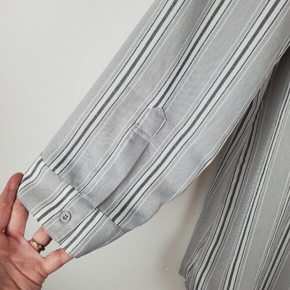 TORRID Tunic Shirt Womens 1X Gray Striped Button Up Longline Lightweight Office - Picture 10 of 13